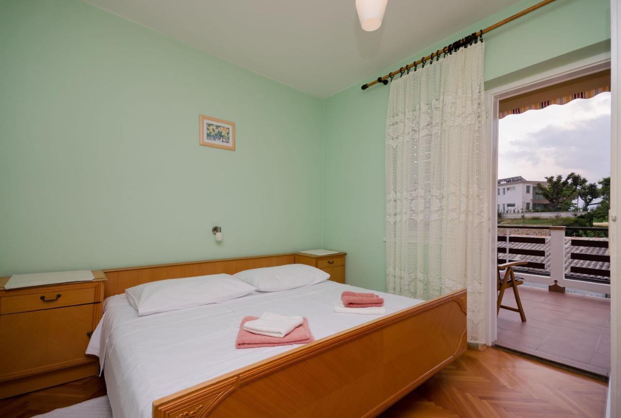 Rooms Mihaela Rab Town Exterior photo